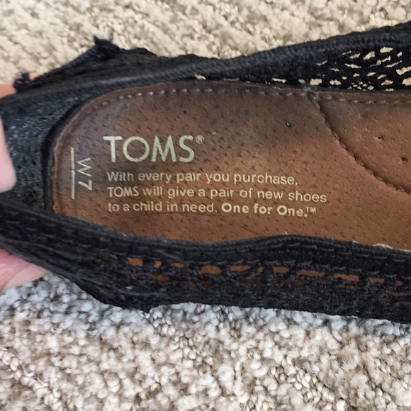 Tom’s Black Lace Shoe - Picture 4 of 5